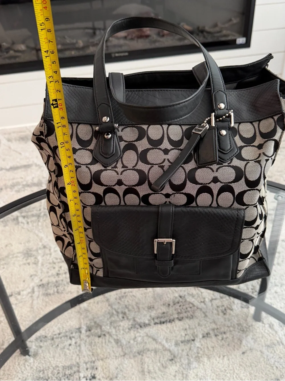 Coach tote signature
